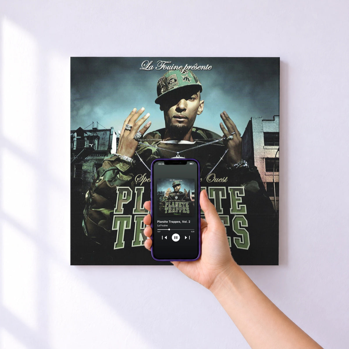 Affiche connectée Planète Trappes, Vol. 2 de La Fouine au mur : l'album se lance en approchant le téléphone