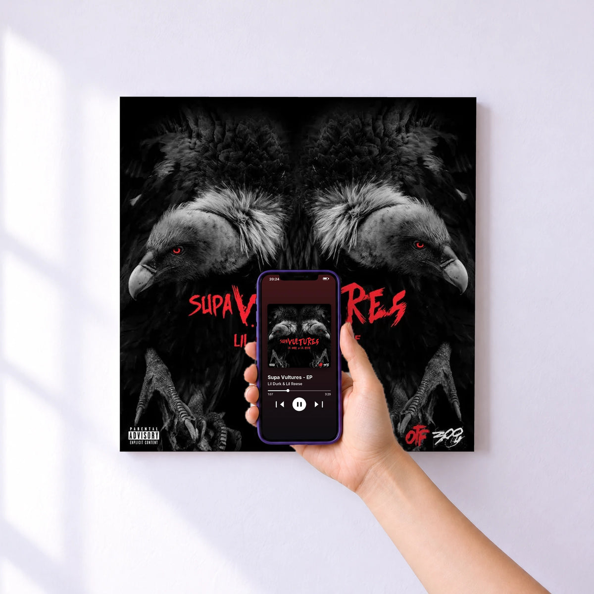 Affiche connectée Supa Vultures - EP de Lil Durk & Lil Reese au mur : l'album se lance en approchant le téléphone