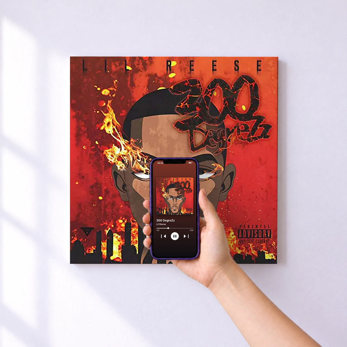 Affiche connectée 300 DegreZz de Lil Reese au mur : l'album se lance en approchant le téléphone
