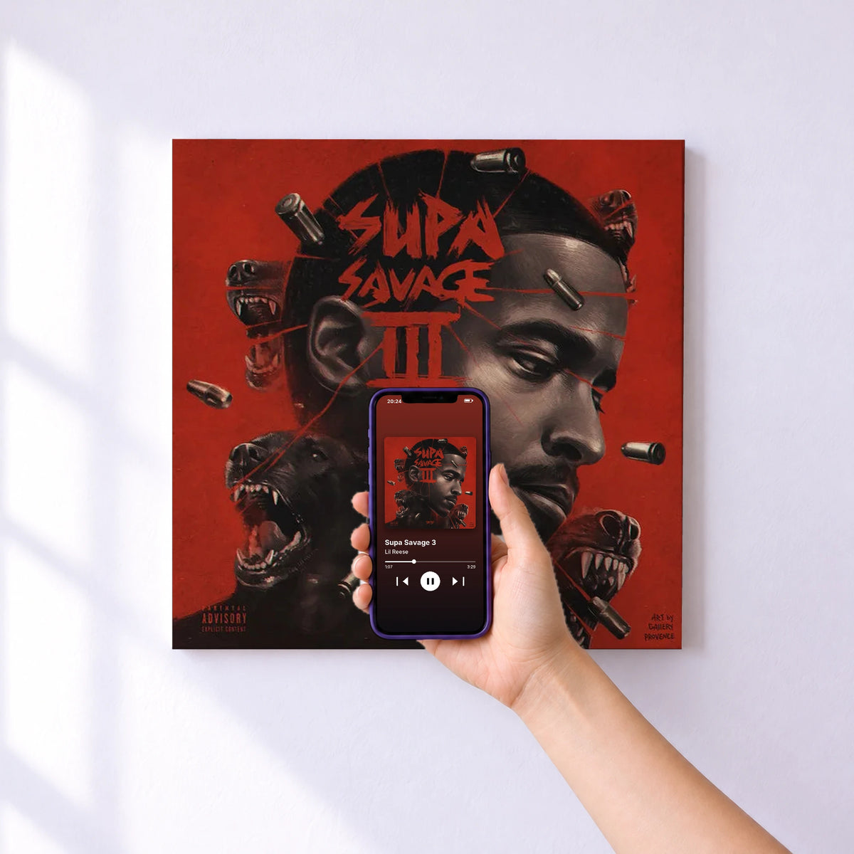Affiche connectée Supa Savage 3 de Lil Reese au mur : l'album se lance en approchant le téléphone
