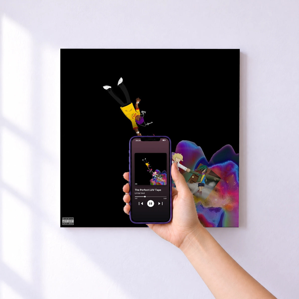 Affiche connectée The Perfect LUV Tape de Lil Uzi Vert au mur : l'album se lance en approchant le téléphone