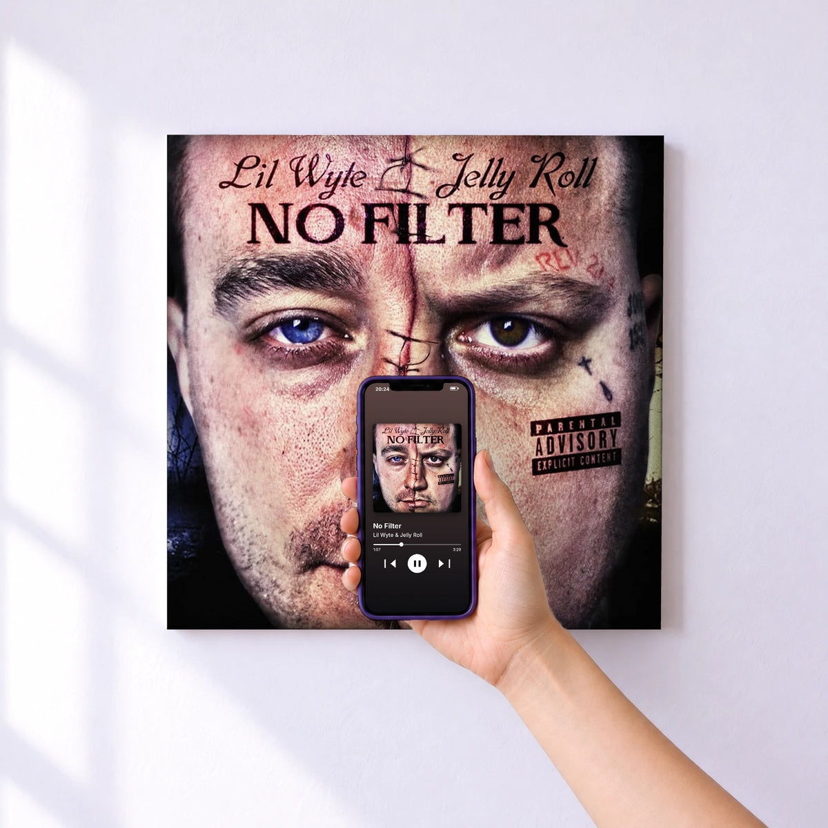 Affiche connectée No Filter de Lil Wyte & Jelly Roll au mur : l'album se lance en approchant le téléphone