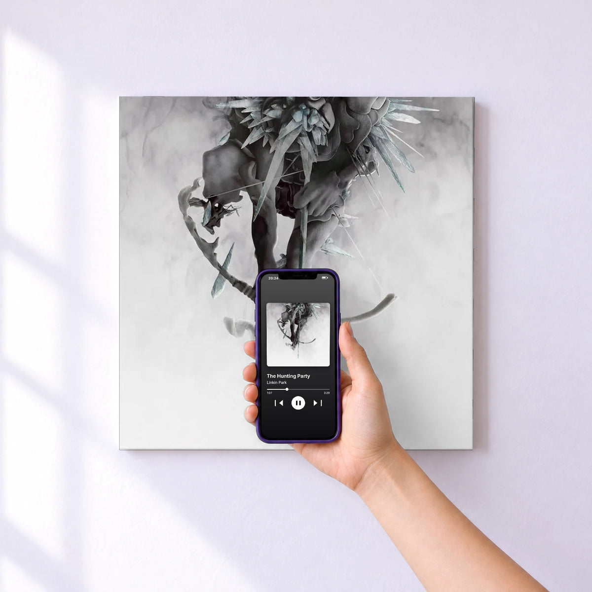 Affiche connectée The Hunting Party de Linkin Park au mur : l'album se lance en approchant le téléphone