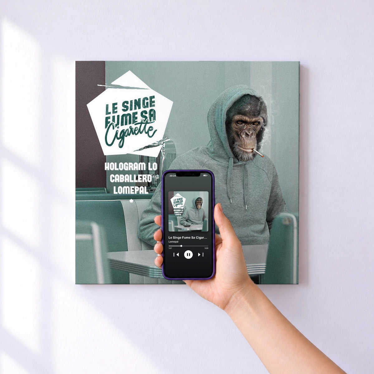 Affiche connectée Le Singe Fume Sa Cigarette de Lomepal au mur : l'album se lance en approchant le téléphone