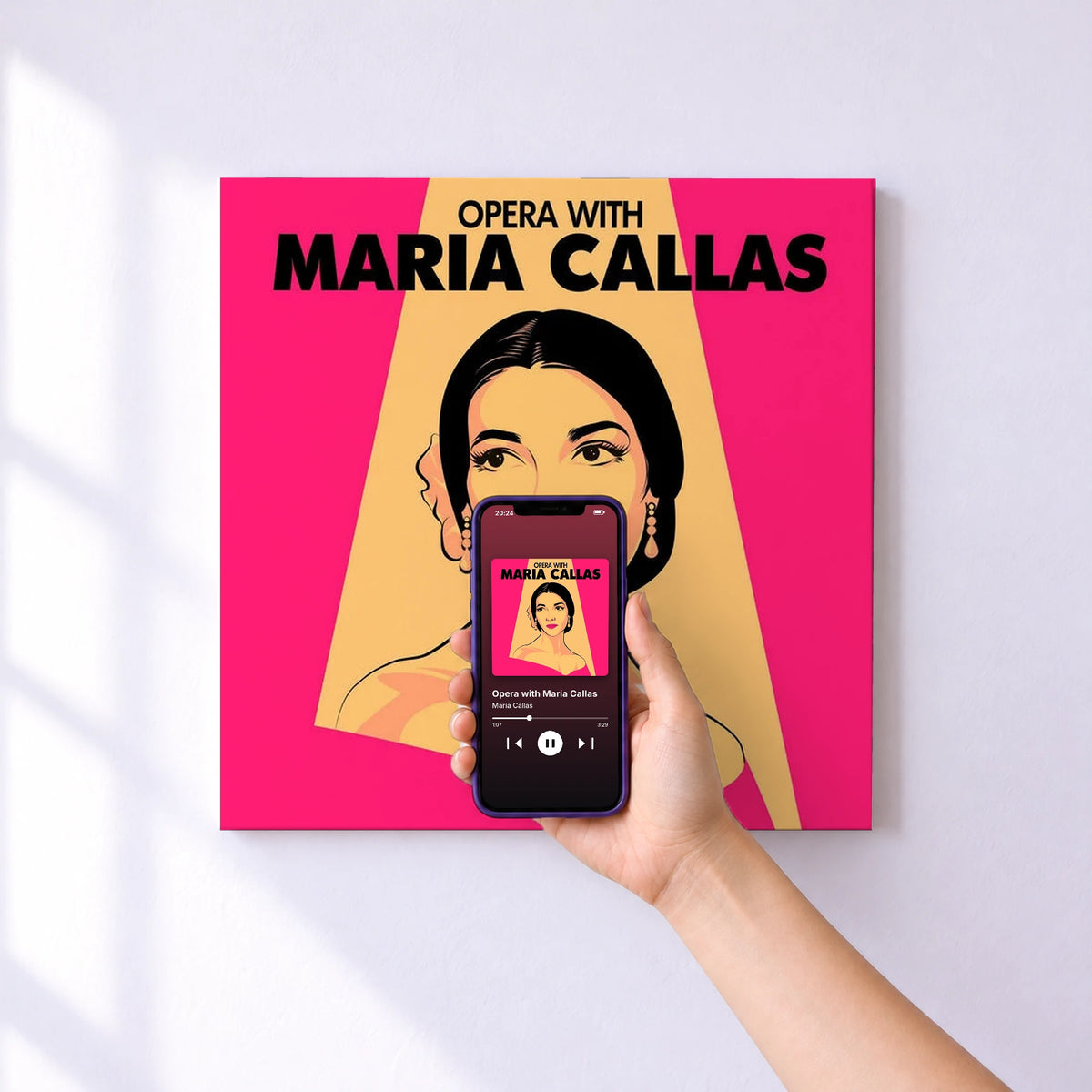 Affiche connectée Opera with Maria Callas de Maria Callas au mur : l'album se lance en approchant le téléphone