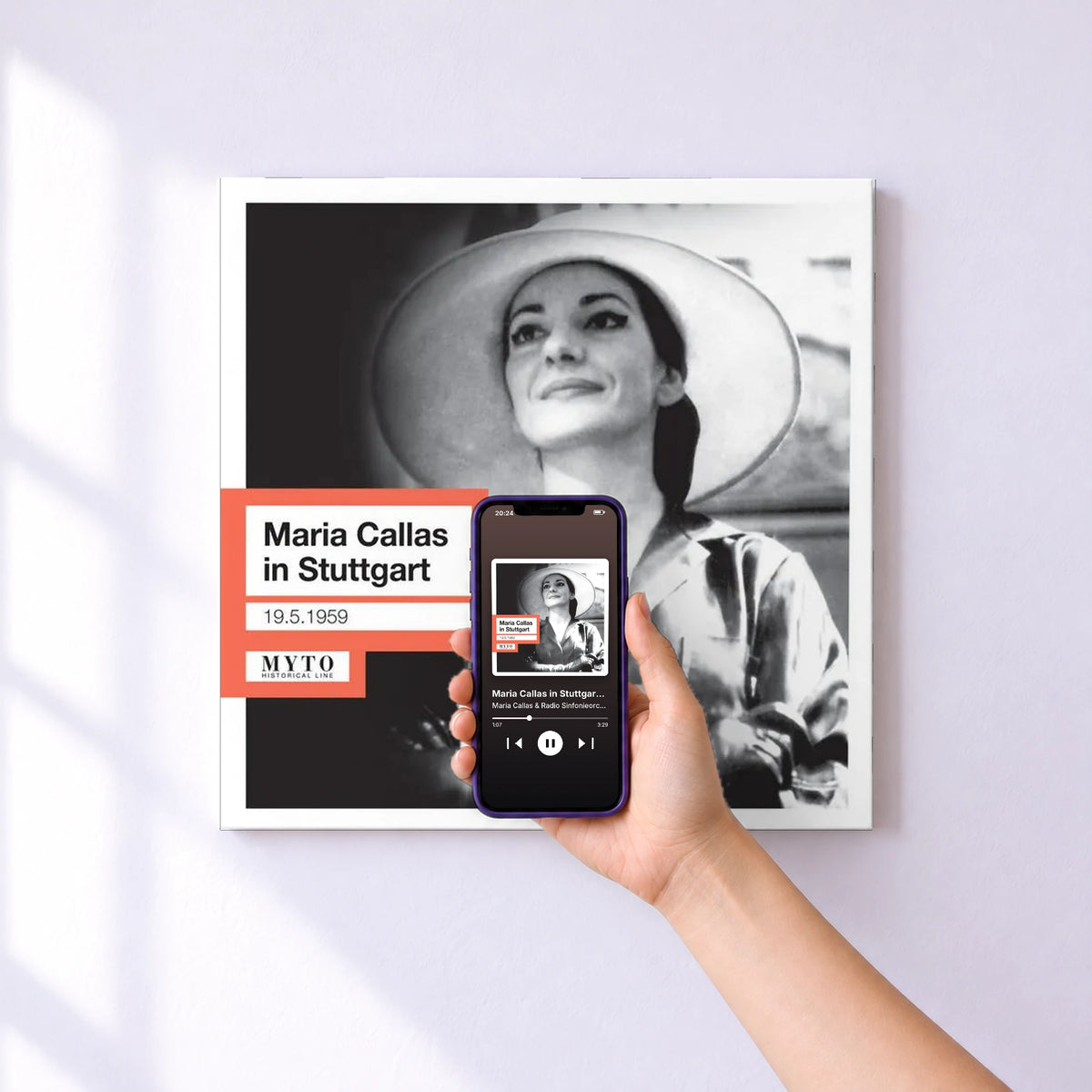 Affiche connectée Maria Callas in Stuttgart (Live) de Maria Callas & Radio Sinfonieorchester Stuttgart des SWR & Nicola Rescigno au mur : l'album se lance en approchant le téléphone