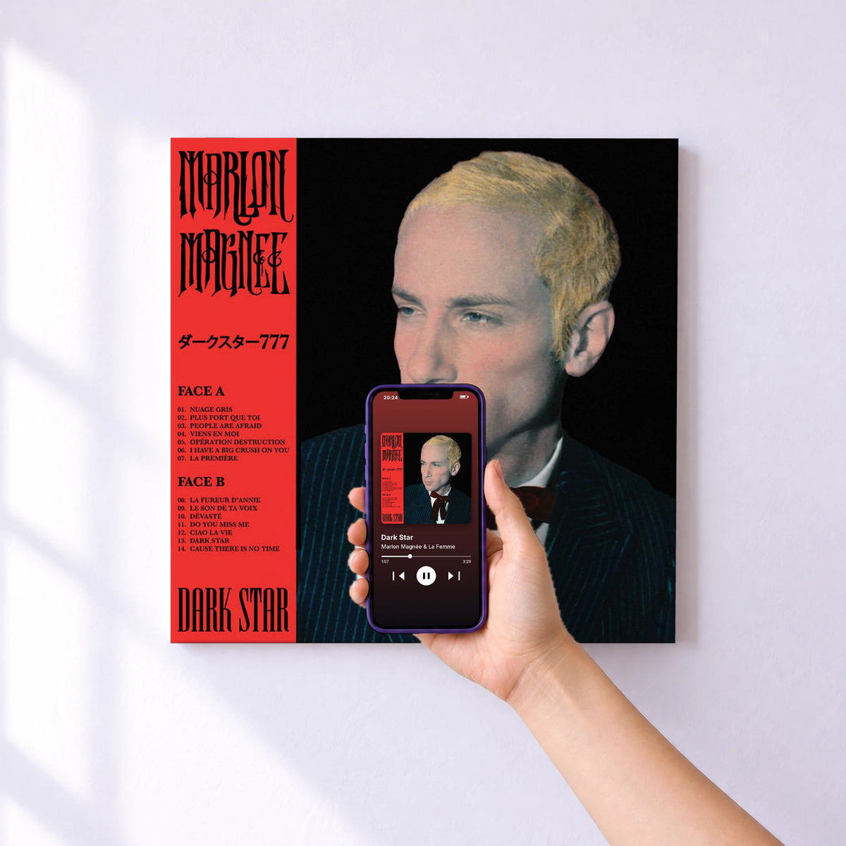 Affiche connectée Dark Star de Marlon Magnée & La Femme au mur : l'album se lance en approchant le téléphone