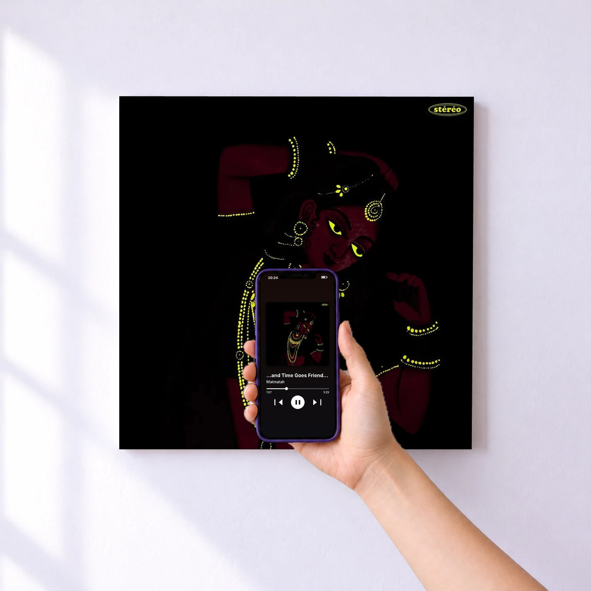 Affiche connectée ...and Time Goes Friendly - EP de Matmatah au mur : l'album se lance en approchant le téléphone