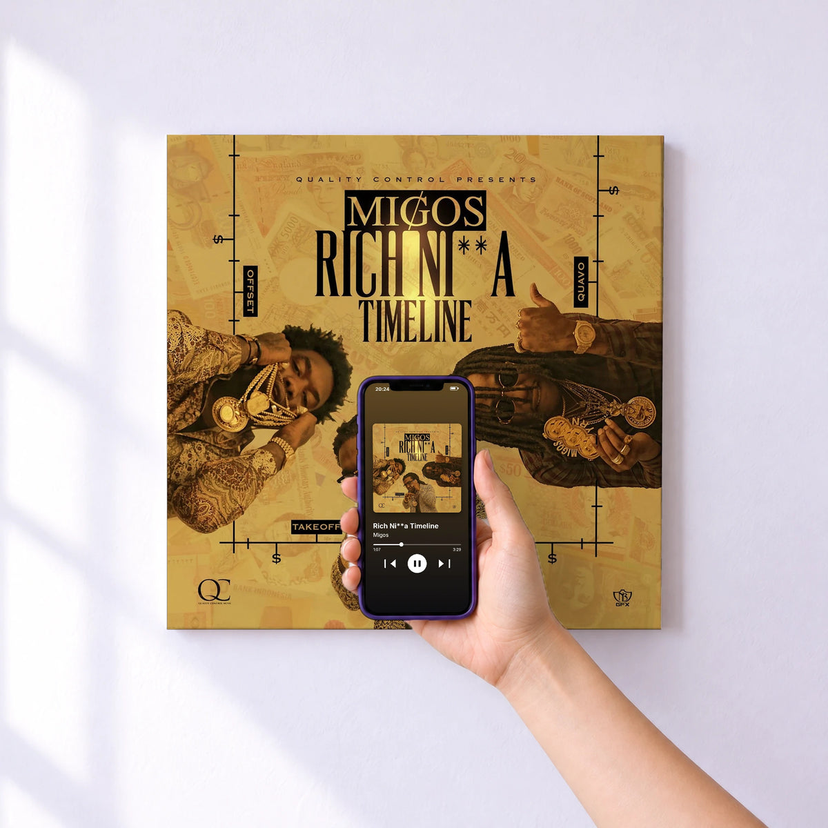 Affiche connectée Rich Ni**a Timeline de Migos au mur : l'album se lance en approchant le téléphone