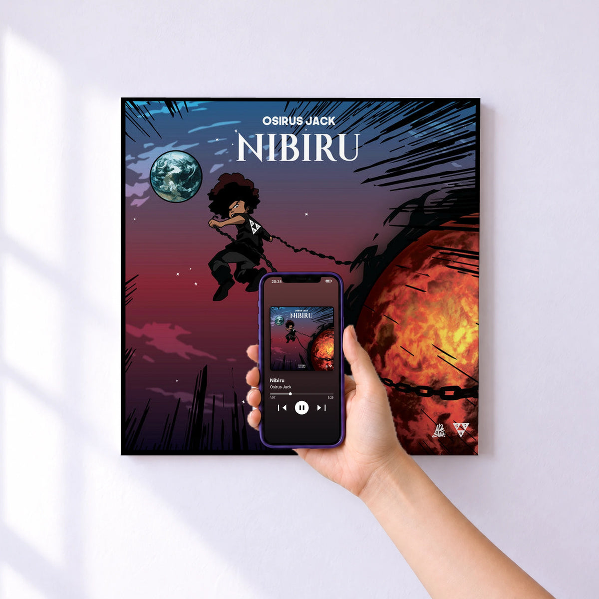 Affiche connectée Nibiru de Osirus Jack au mur : l'album se lance en approchant le téléphone