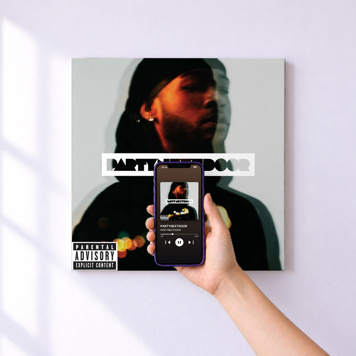 Affiche connectée PARTYNEXTDOOR de PARTYNEXTDOOR au mur : l'album se lance en approchant le téléphone