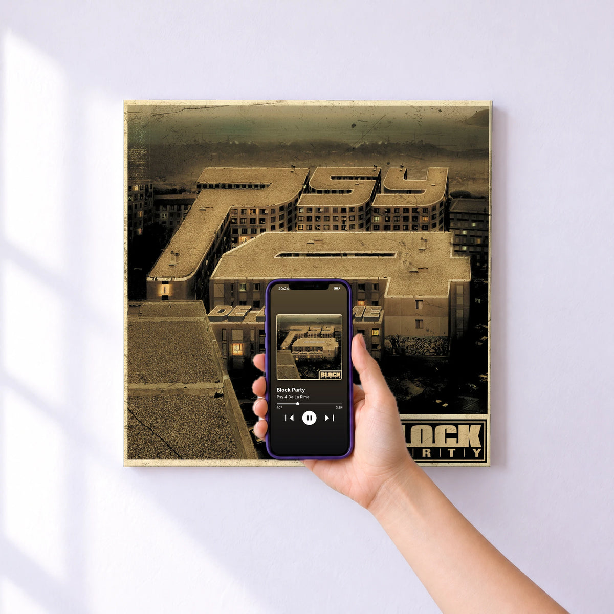 Affiche connectée Block Party de Psy 4 De La Rime au mur : l'album se lance en approchant le téléphone