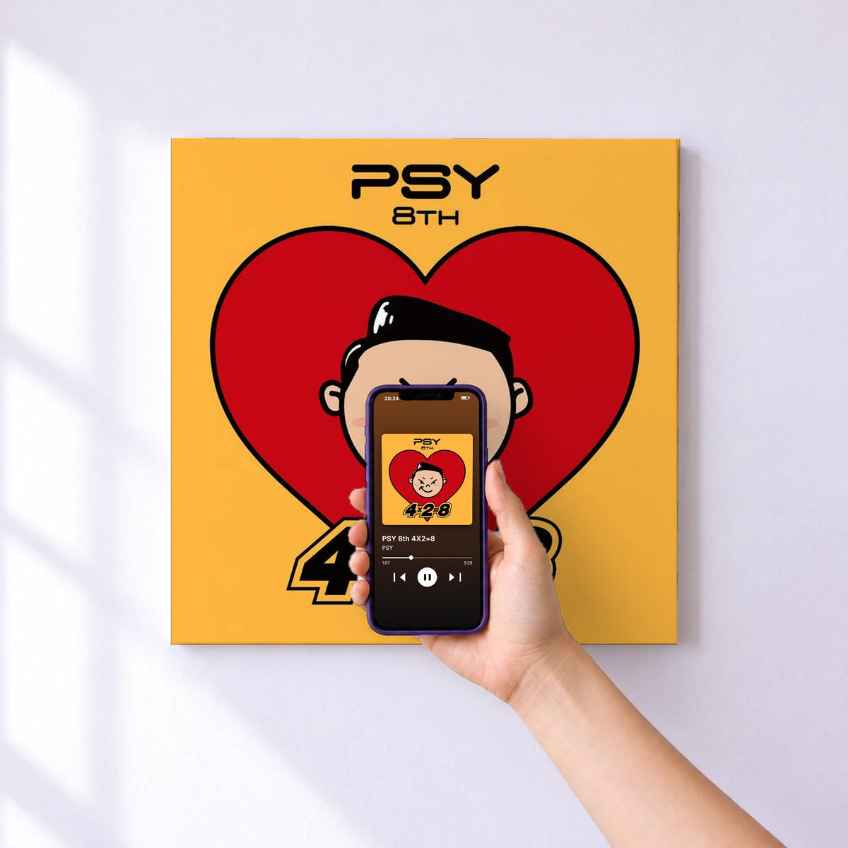 Affiche connectée PSY 8th 4X2=8 de PSY au mur : l'album se lance en approchant le téléphone