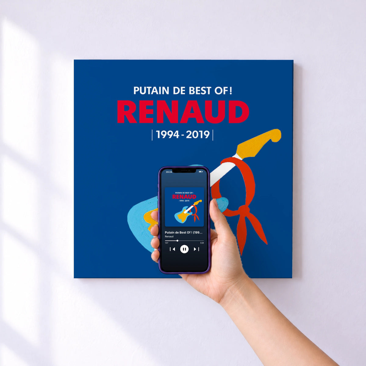 Affiche connectée Putain de Best Of ! (1994 - 2019) de Renaud au mur : l'album se lance en approchant le téléphone