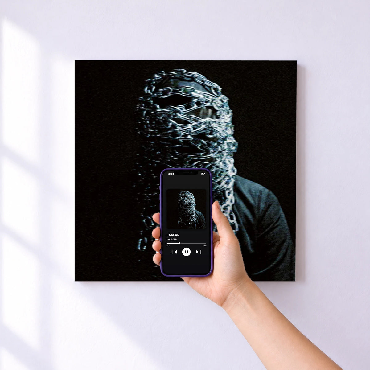 Affiche connectée JAAFAR de Rounhaa au mur : l'album se lance en approchant le téléphone