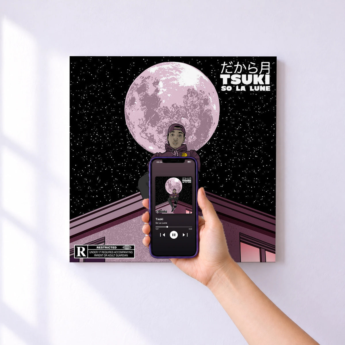 Affiche connectée Tsuki de So La Lune au mur : l'album se lance en approchant le téléphone