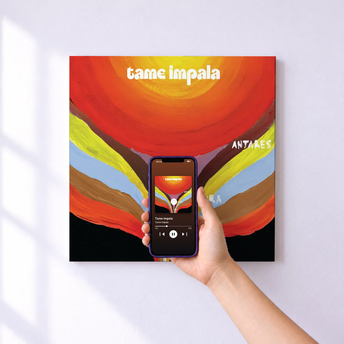 Affiche connectée Tame Impala de Tame Impala au mur : l'album se lance en approchant le téléphone