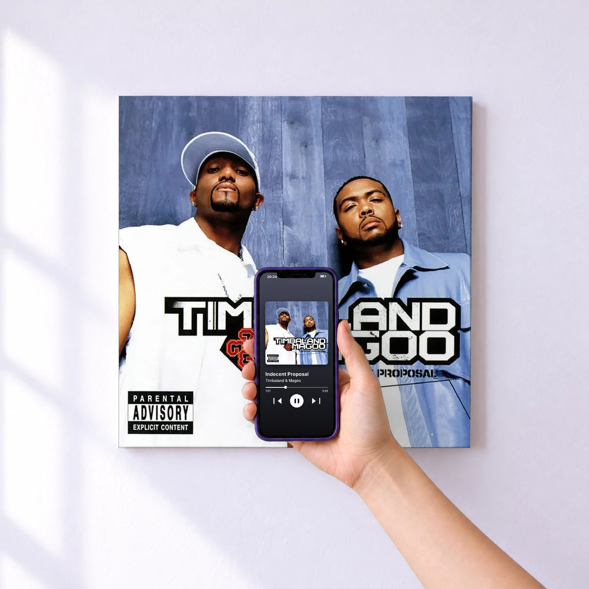 Affiche connectée Indecent Proposal de Timbaland & Magoo au mur : l'album se lance en approchant le téléphone