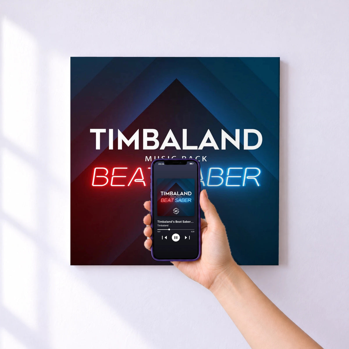 Affiche connectée Timbaland’s Beat Saber Music Pack by BeatClub de Timbaland au mur : l'album se lance en approchant le téléphone