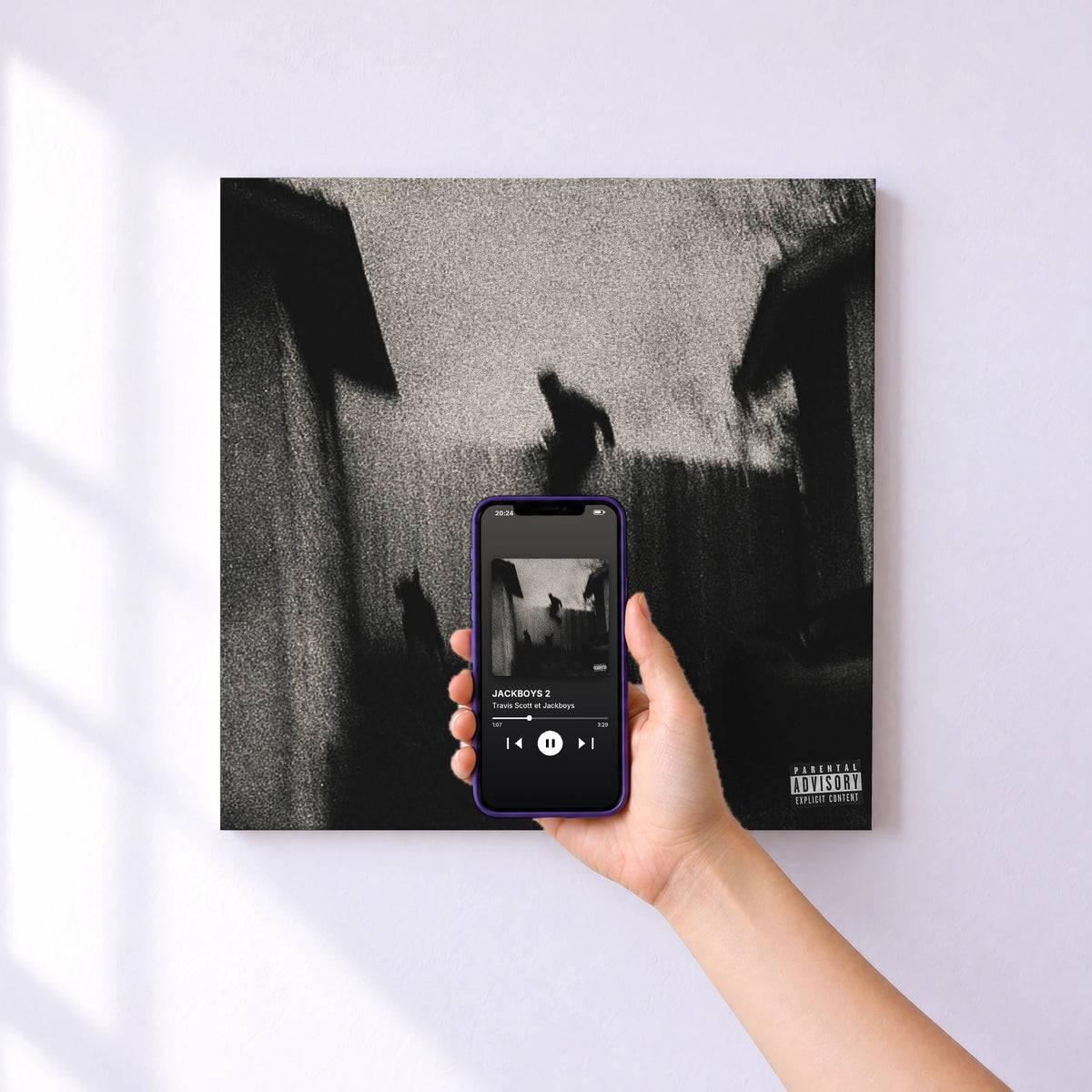 Affiche connectée JACKBOYS 2 de Travis Scott et Jackboys au mur : l'album se lance en approchant le téléphone