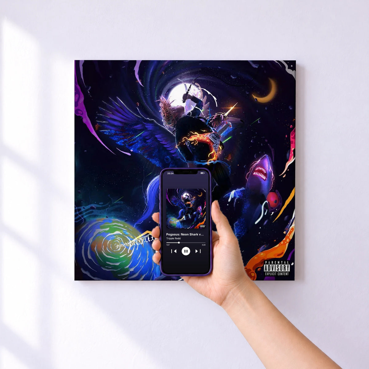 Affiche connectée Pegasus: Neon Shark vs Pegasus Presented By Travis Barker (Deluxe) de Trippie Redd au mur : l'album se lance en approchant le téléphone