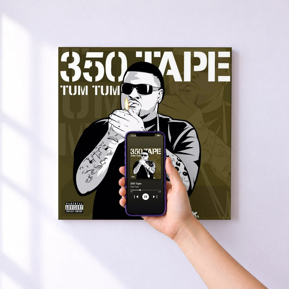 Affiche connectée 350 Tape de Tum Tum au mur : l'album se lance en approchant le téléphone