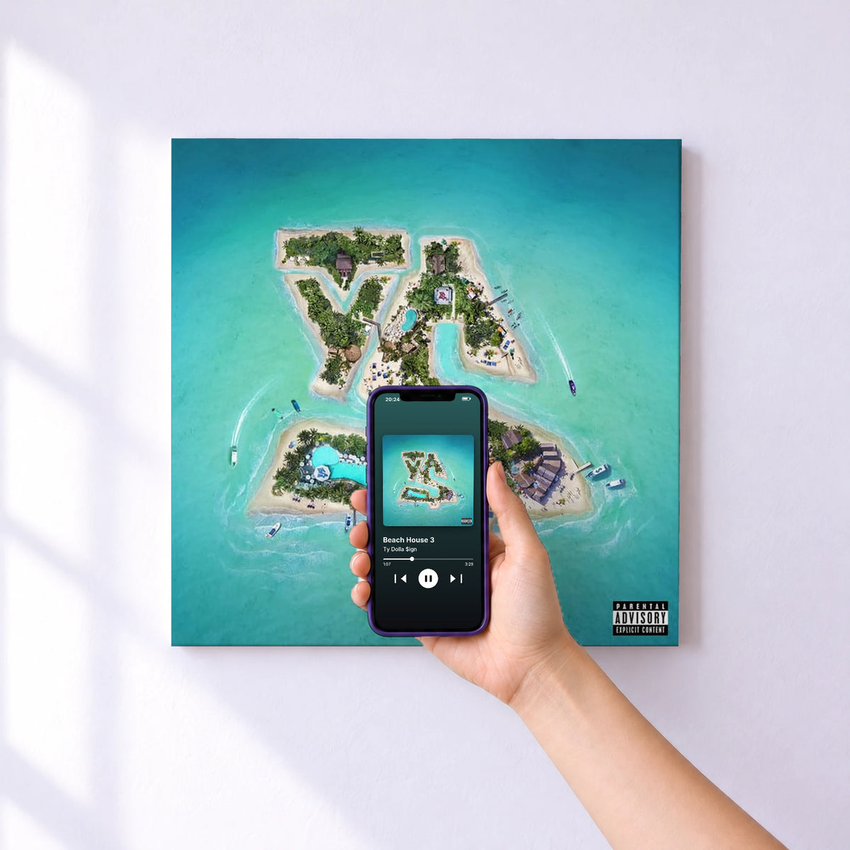 Affiche connectée Beach House 3 de Ty Dolla $ign au mur : l'album se lance en approchant le téléphone