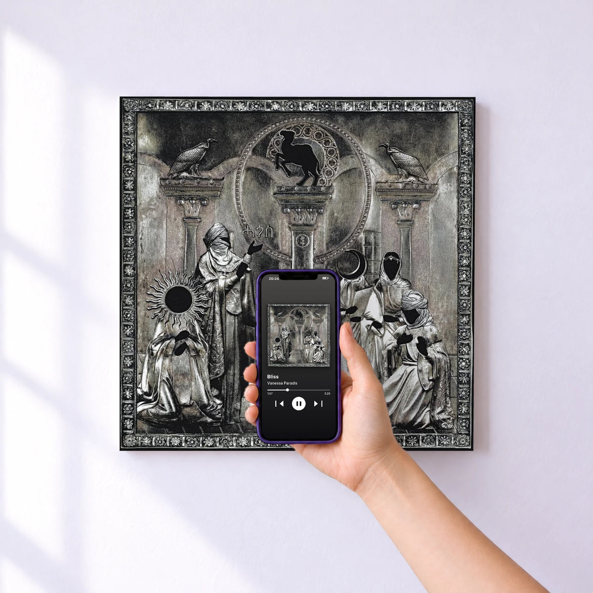 Affiche connectée Bliss de Vanessa Paradis au mur : l'album se lance en approchant le téléphone