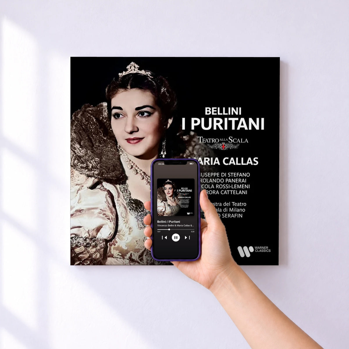 Affiche connectée Bellini: I Puritani de Vincenzo Bellini & Maria Callas & Orchestra Del Teatro Alla Scala, Milano & Tullio Serafin au mur : l'album se lance en approchant le téléphone
