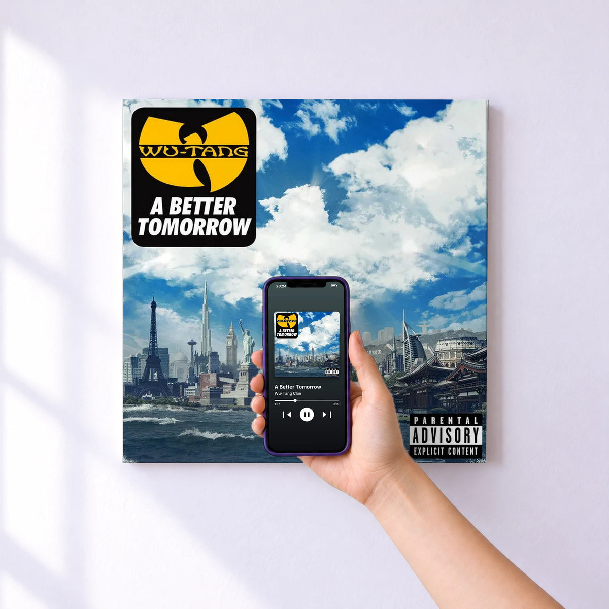 Affiche connectée A Better Tomorrow de Wu-Tang Clan au mur : l'album se lance en approchant le téléphone