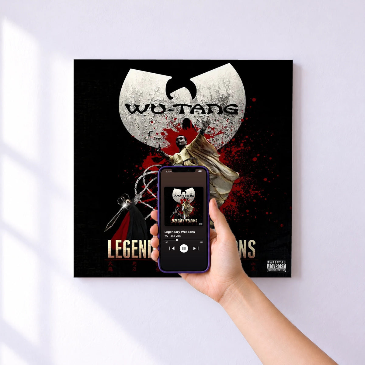 Affiche connectée Legendary Weapons de Wu-Tang Clan au mur : l'album se lance en approchant le téléphone