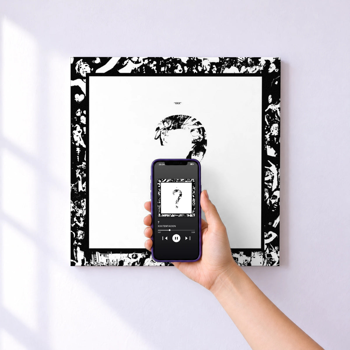 Affiche connectée ? de XXXTENTACION au mur : l'album se lance en approchant le téléphone