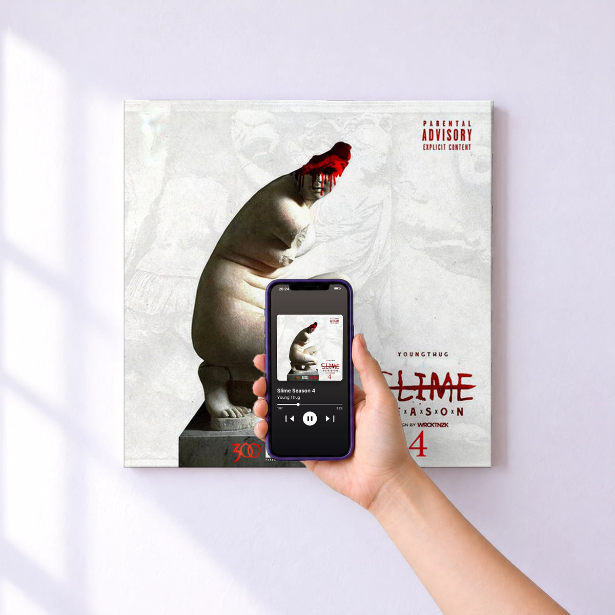 Affiche connectée Slime Season 4 de Young Thug au mur : l'album se lance en approchant le téléphone