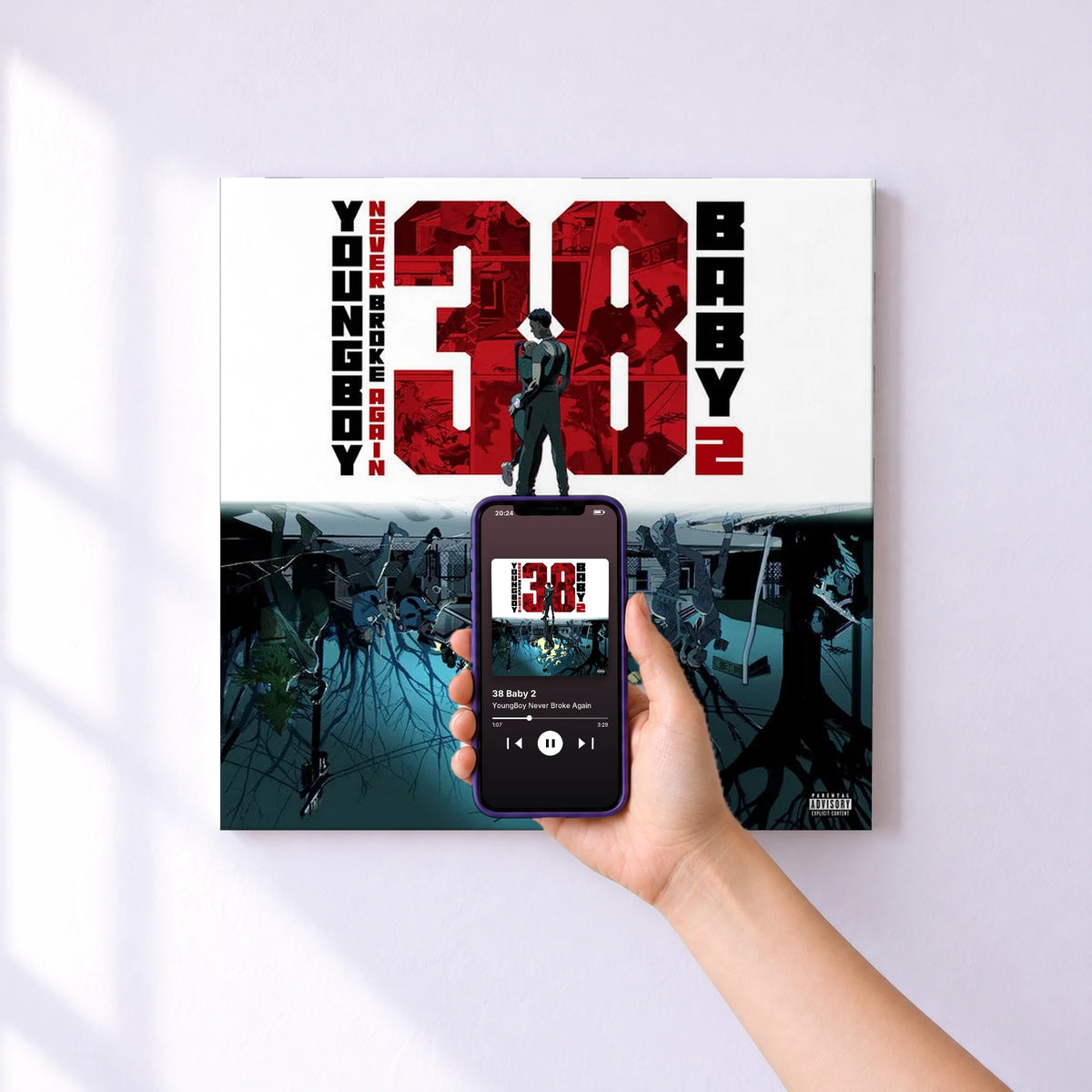 Affiche connectée 38 Baby 2 de YoungBoy Never Broke Again au mur : l'album se lance en approchant le téléphone