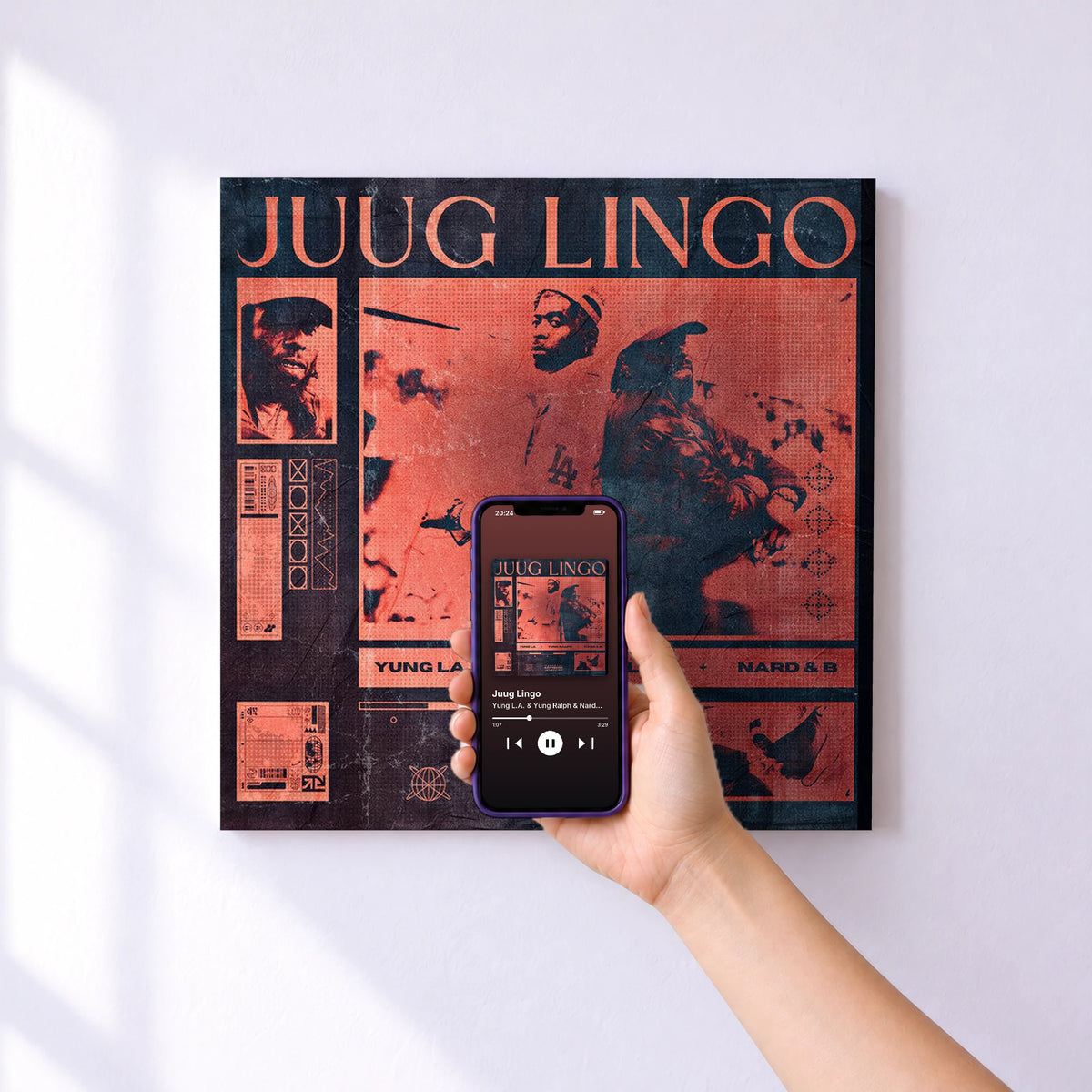 Affiche connectée Juug Lingo de Yung L.A. & Yung Ralph & Nard & B au mur : l'album se lance en approchant le téléphone