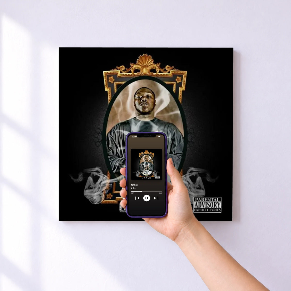Affiche connectée Crack de Z-Ro au mur : l'album se lance en approchant le téléphone
