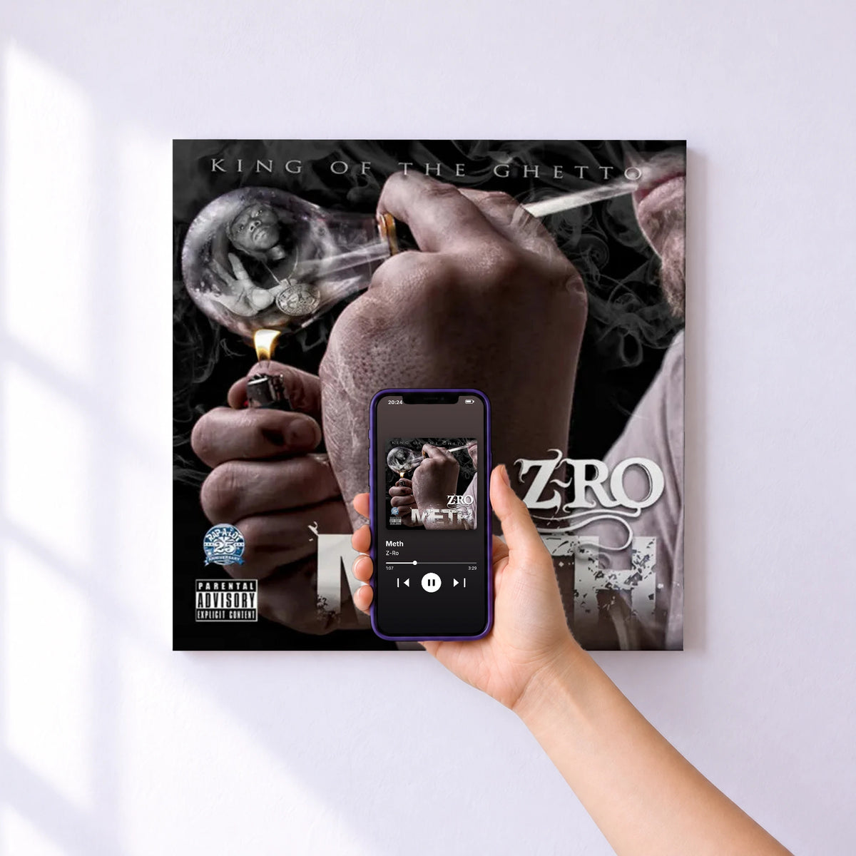 Affiche connectée Meth de Z-Ro au mur : l'album se lance en approchant le téléphone