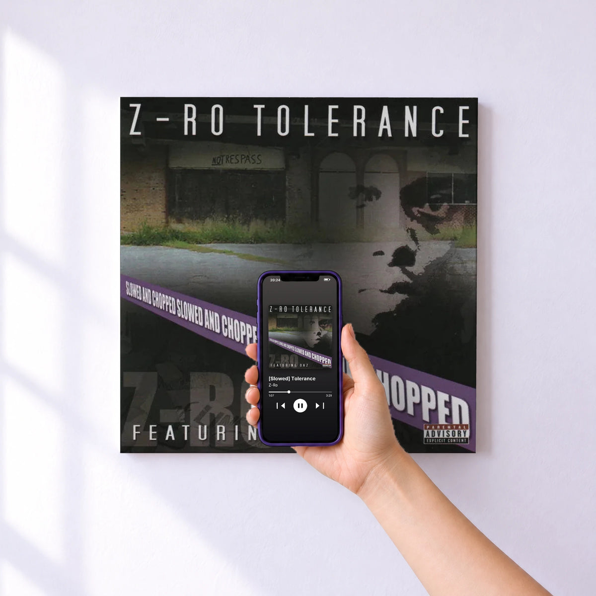 Affiche connectée [Slowed] Tolerance de Z-Ro au mur : l'album se lance en approchant le téléphone