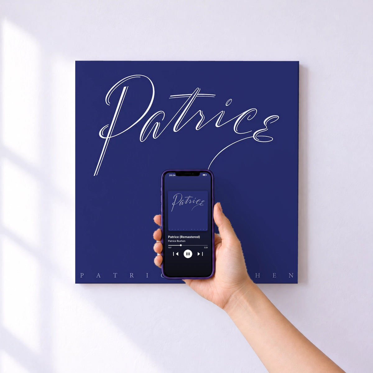 Affiche connectée Patrice (Remastered) de Patrice Rushen au mur : l'album se lance en approchant le téléphone