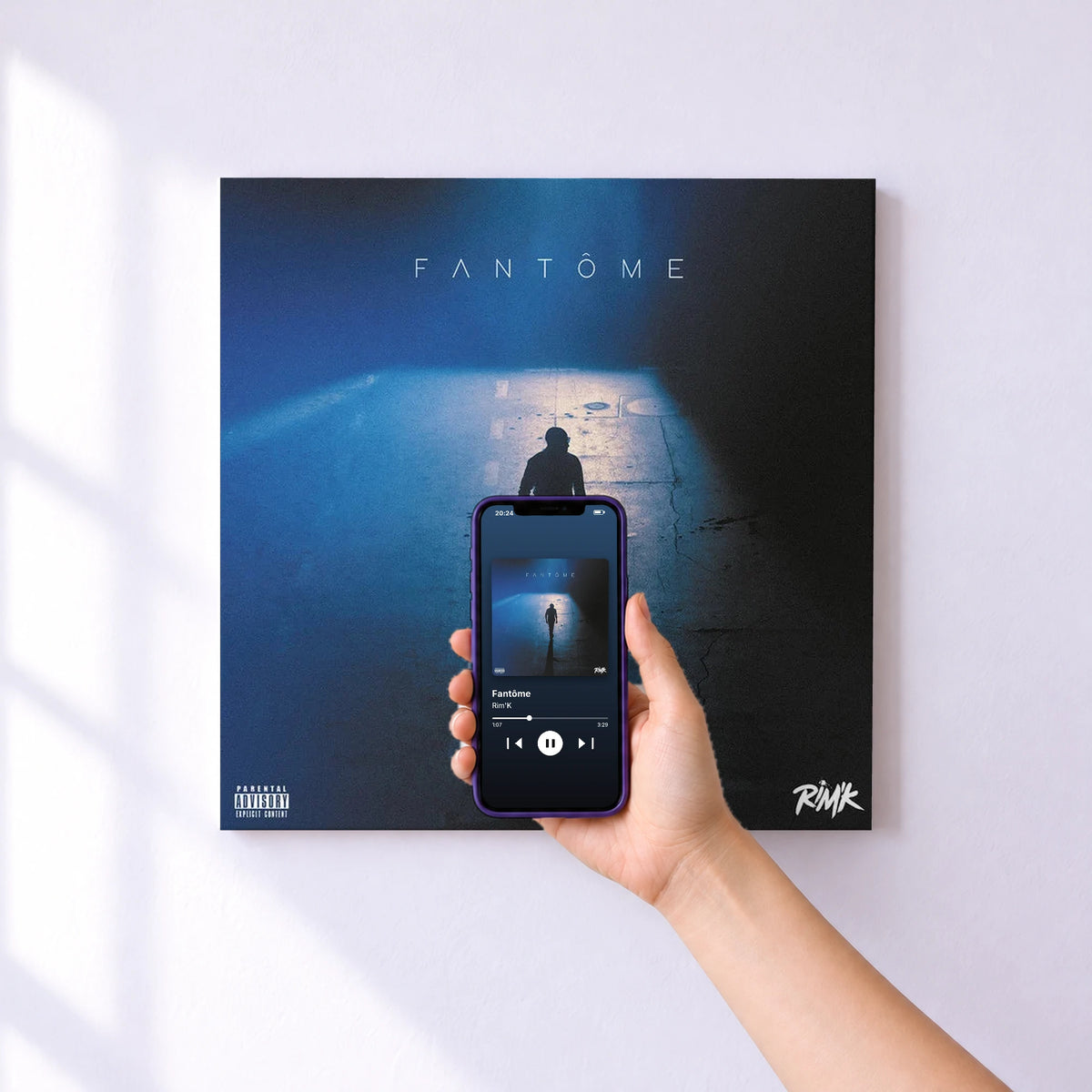 Affiche connectée Fantôme de Rim'K au mur : l'album se lance en approchant le téléphone