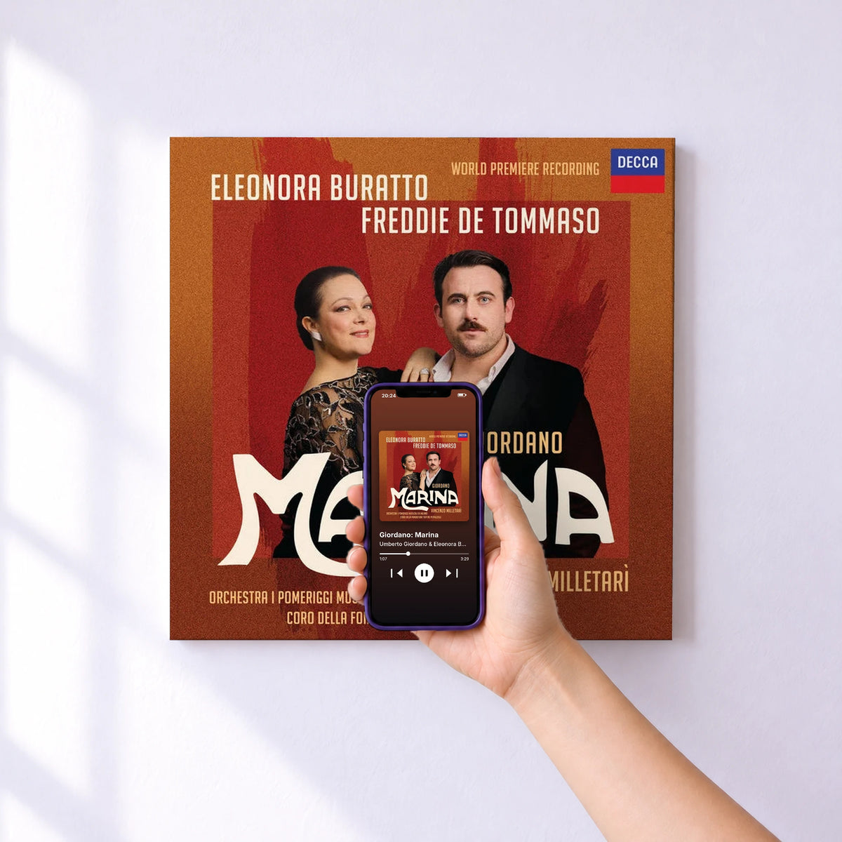 Affiche connectée Giordano: Marina de Umberto Giordano & Eleonora Buratto & Freddie De Tommaso & Coro del Teatro Petruzzelli di Bari & Orchestra I Pomeriggi M au mur : l'album se lance en approchant le téléphone