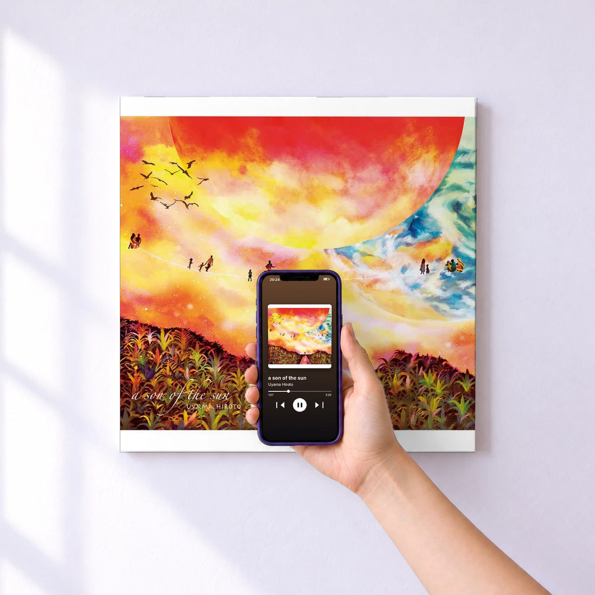 Affiche connectée a son of the sun de Uyama Hiroto au mur : l'album se lance en approchant le téléphone