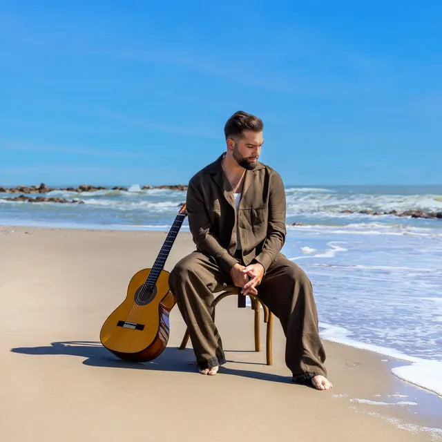 Music print | Kendji Girac - Vivre... Encore poster connecté