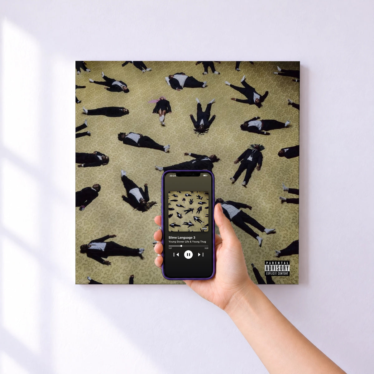 Affiche connectée Slime Language 3 de Young Stoner Life & Young Thug au mur : l'album se lance en approchant le téléphone